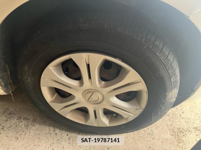 Nissan NOTE 2013-08 8367898-2