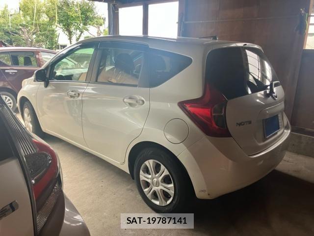 Nissan NOTE 2013-08 8367898-4