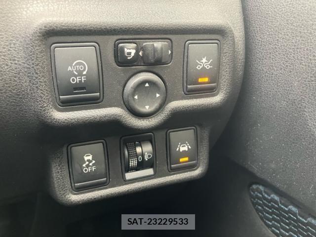 Nissan NOTE 2014-01 8367897-9