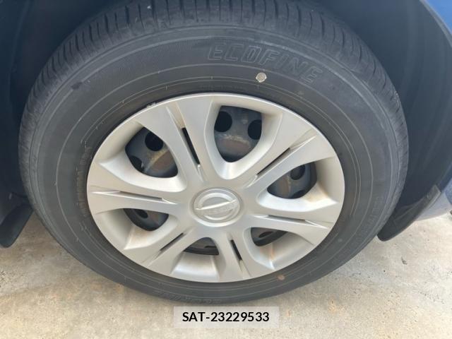 Nissan NOTE 2014-01 8367897-2