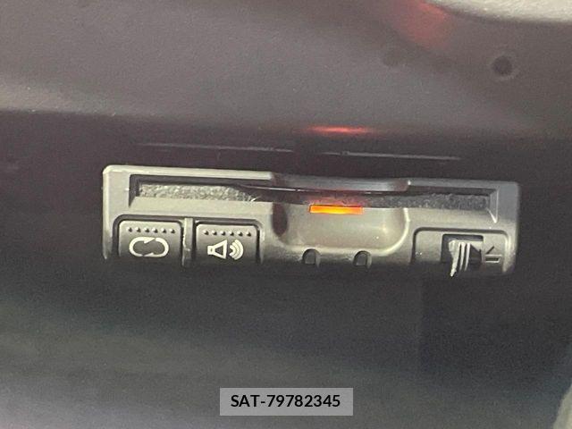 Nissan NOTE 2014-02 8367868-6