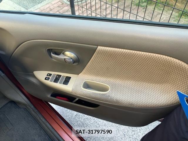 Nissan NOTE 2006-01 8371992-14