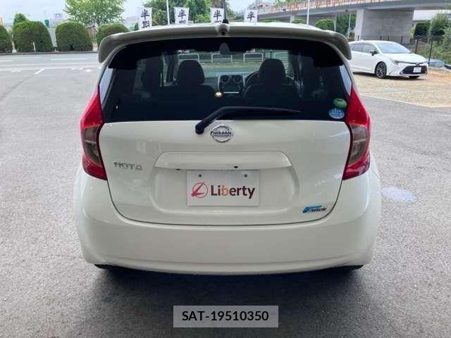 Nissan NOTE 2013-04 8371991-17