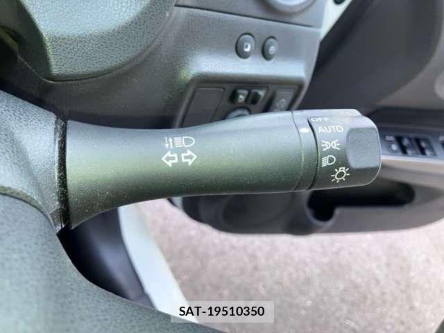 Nissan NOTE 2013-04 8371991-7