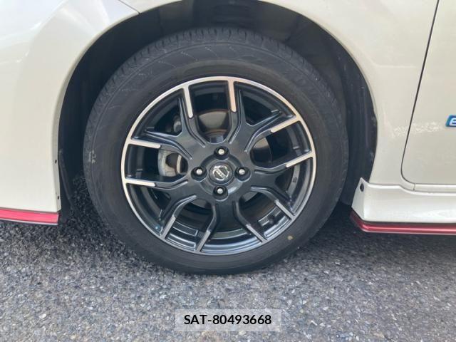 Nissan NOTE 2017-11 8371984-6