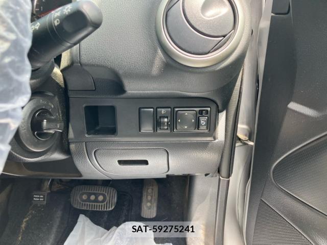 Nissan NOTE 2010-08 8371993-11