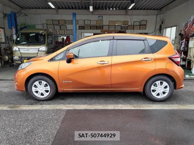 Nissan NOTE 2017-07 8371983-11