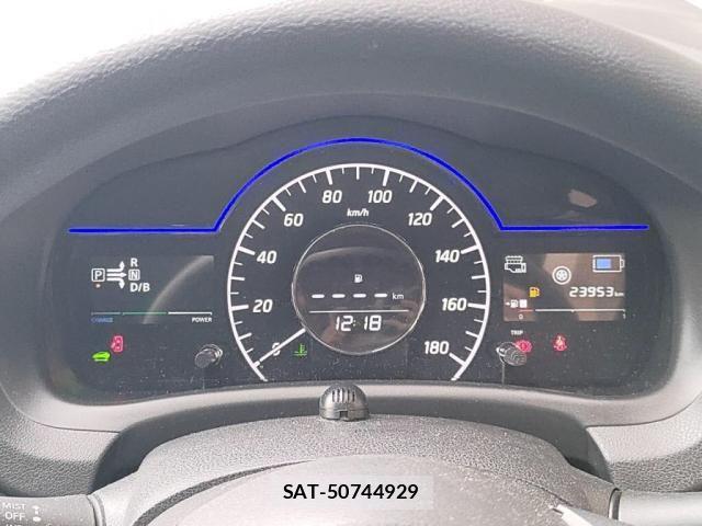 Nissan NOTE 2017-07 8371983-28