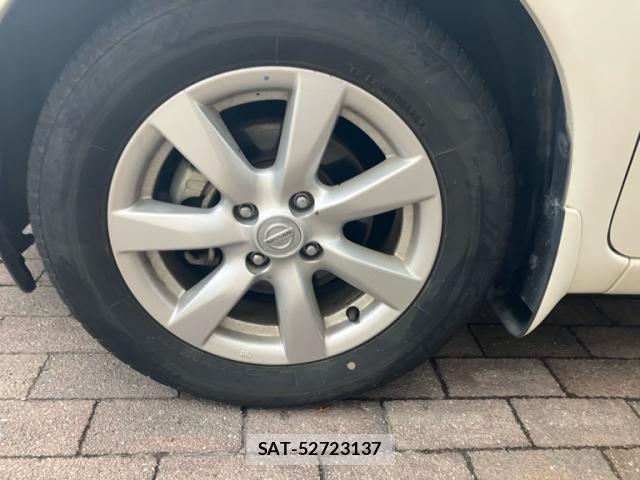 Nissan NOTE 2013-01 8414084-7