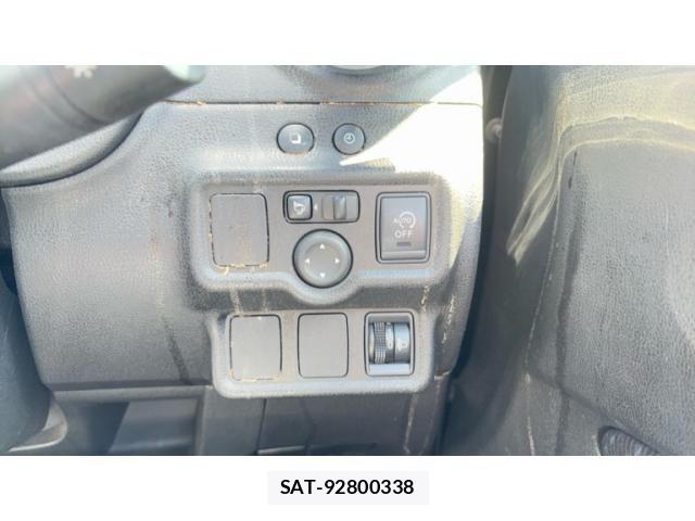 Nissan NOTE 2013-09 8414088-11
