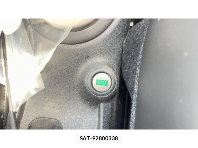 Nissan NOTE 2013-09 8414088-13