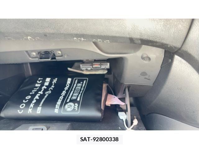 Nissan NOTE 2013-09 8414088-15