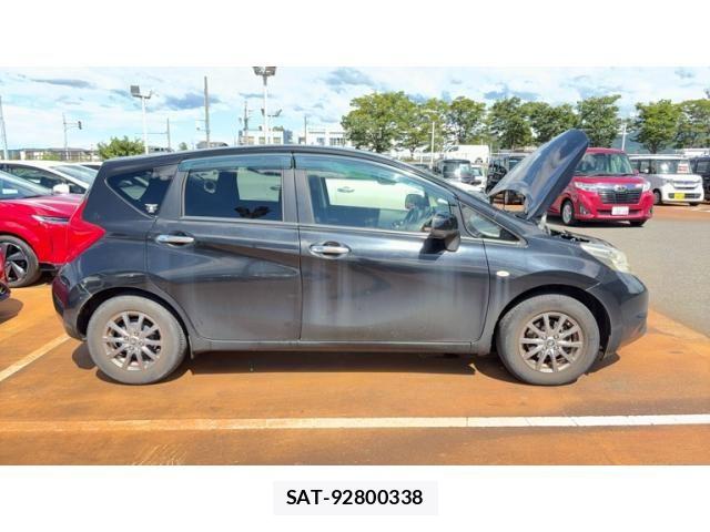 Nissan NOTE 2013-09 8414088-1