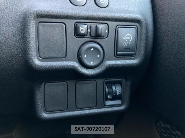 Nissan NOTE 2013-03 8414103-16