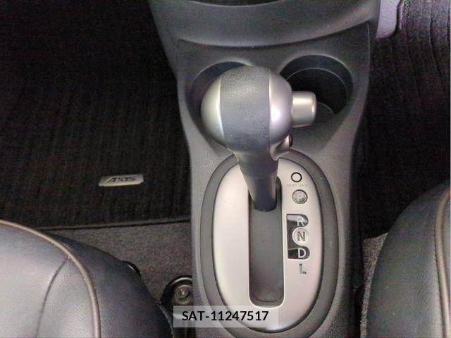 Nissan NOTE 2013-05 8414085-11