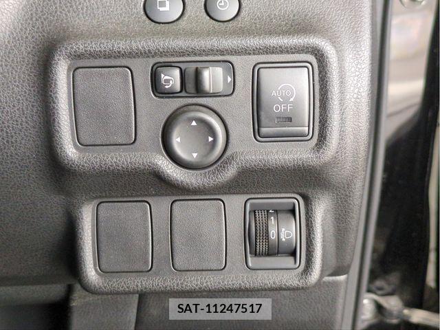 Nissan NOTE 2013-05 8414085-13