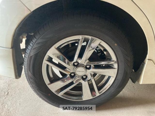 Nissan NOTE 2014-03 8414122-10