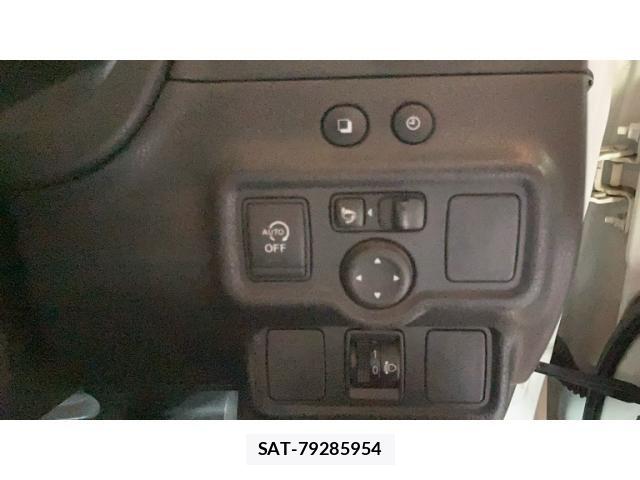 Nissan NOTE 2014-03 8414122-20