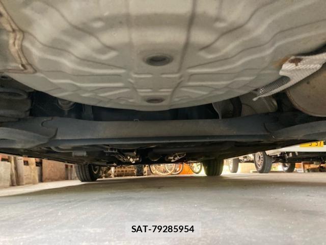 Nissan NOTE 2014-03 8414122-6