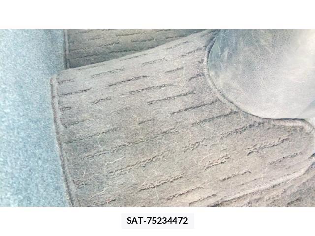 Nissan NOTE 2013-09 8414089-20