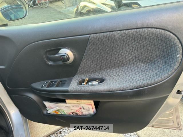 Nissan NOTE 2012-02 8414111-12