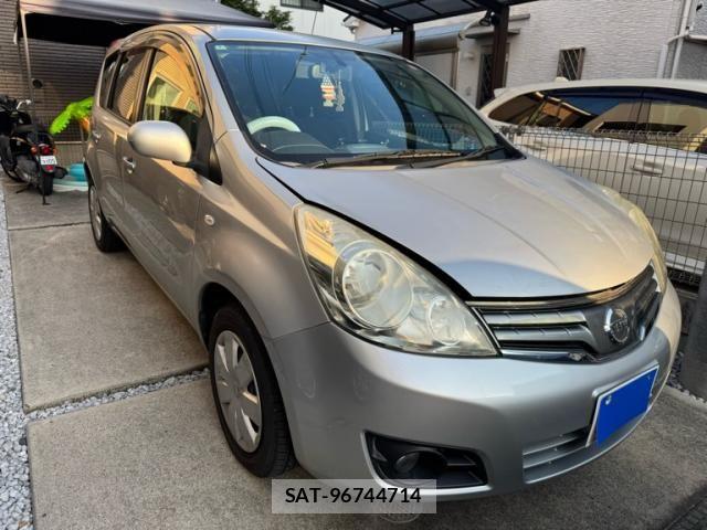 Nissan NOTE 2012-02 8414111-1