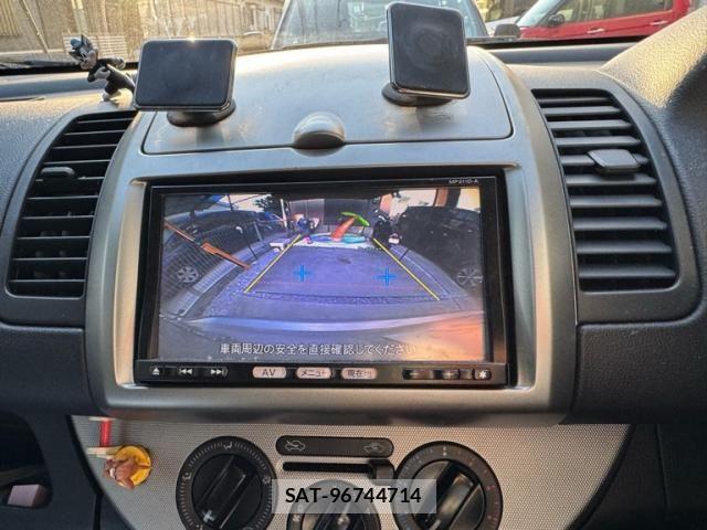 Nissan NOTE 2012-02 8414111-21