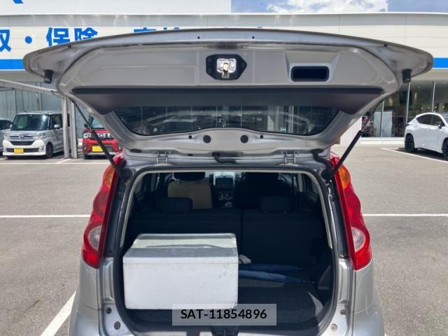 Nissan NOTE 2010-08 8414102-9
