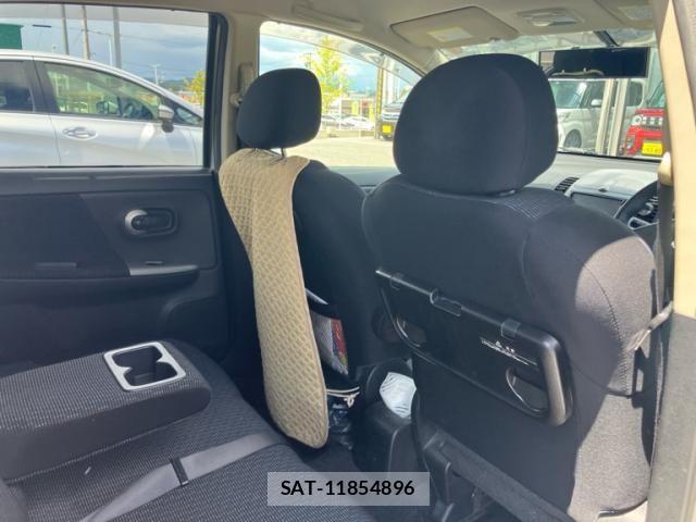 Nissan NOTE 2010-08 8414102-10