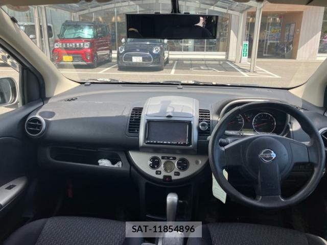 Nissan NOTE 2010-08 8414102-12