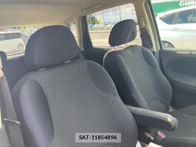 Nissan NOTE 2010-08 8414102-13