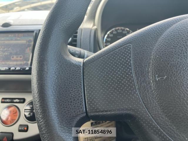 Nissan NOTE 2010-08 8414102-17