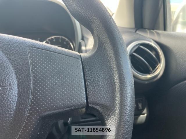 Nissan NOTE 2010-08 8414102-18