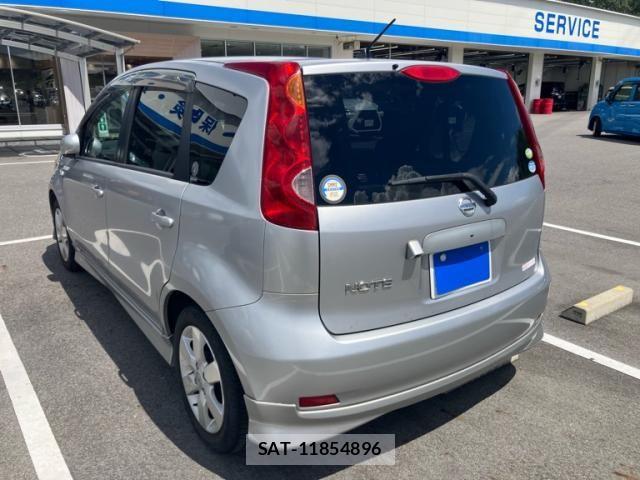 Nissan NOTE 2010-08 8414102-1
