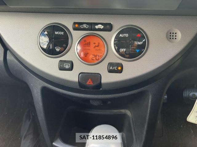 Nissan NOTE 2010-08 8414102-26