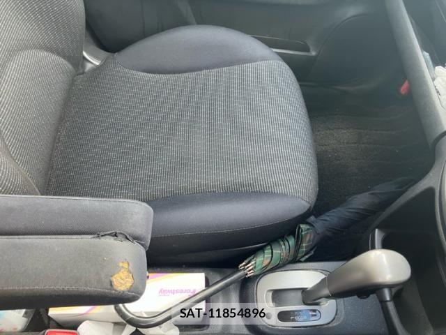 Nissan NOTE 2010-08 8414102-27