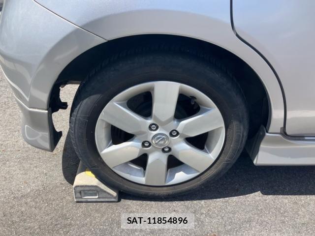 Nissan NOTE 2010-08 8414102-4