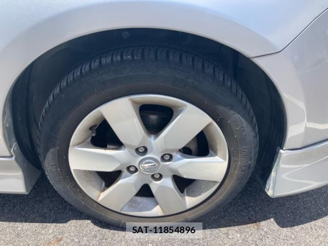 Nissan NOTE 2010-08 8414102-5