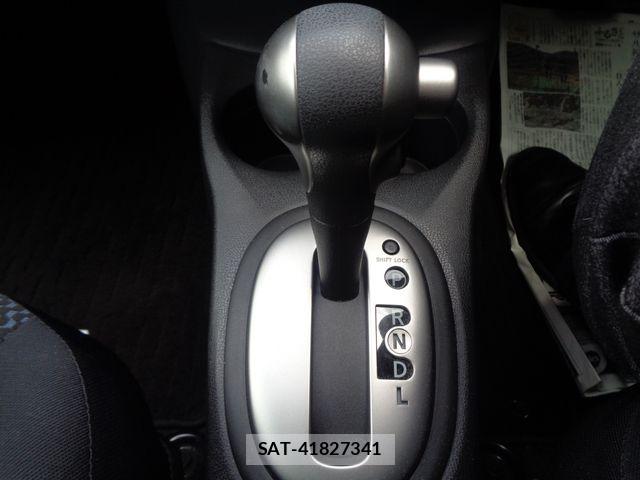 Nissan NOTE 2015-10 8414081-25
