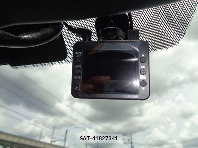 Nissan NOTE 2015-10 8414081-28