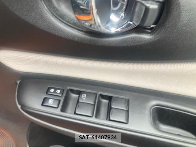 Nissan NOTE 2016-11 8414083-13