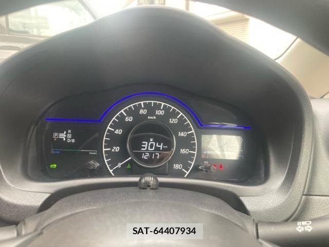 Nissan NOTE 2016-11 8414083-17