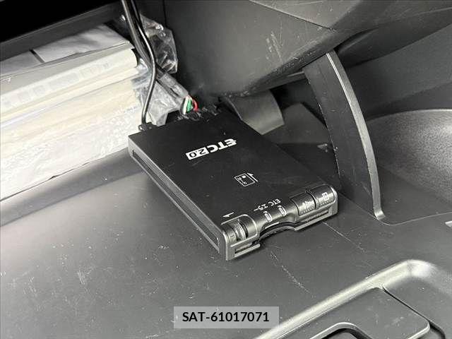 Nissan NOTE 2018-08 8414075-25