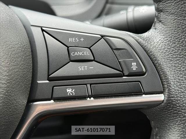 Nissan NOTE 2018-08 8414075-4