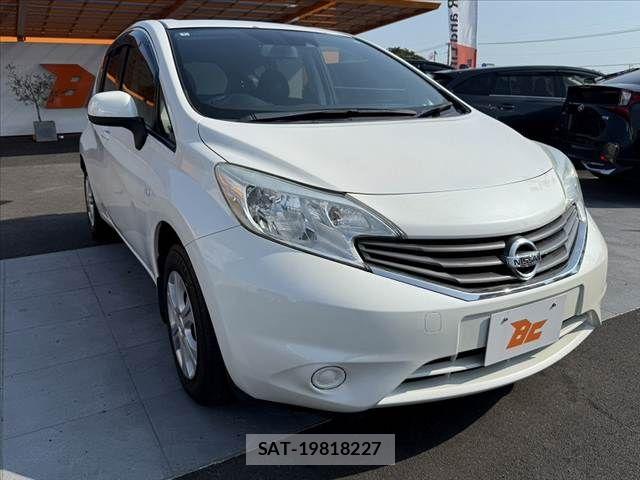Nissan NOTE 2014-01 8414086-9
