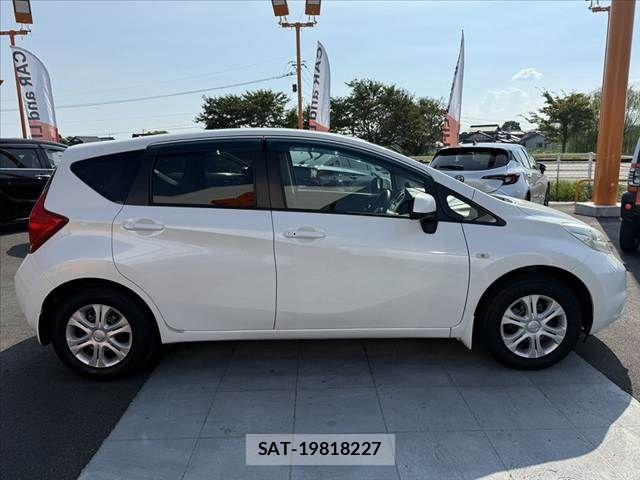 Nissan NOTE 2014-01 8414086-11