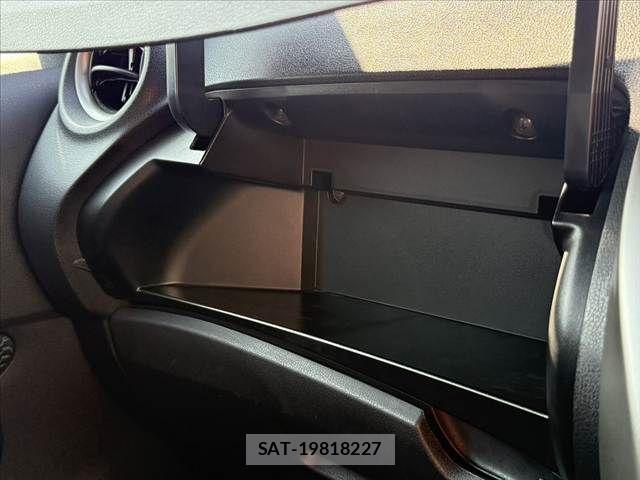 Nissan NOTE 2014-01 8414086-27