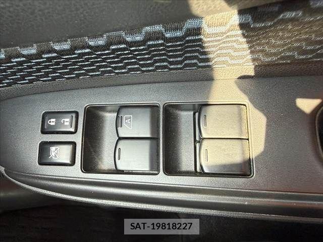Nissan NOTE 2014-01 8414086-28