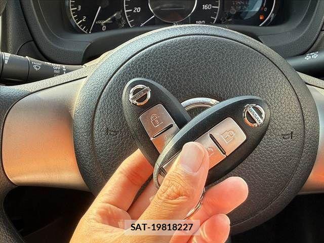 Nissan NOTE 2014-01 8414086-5