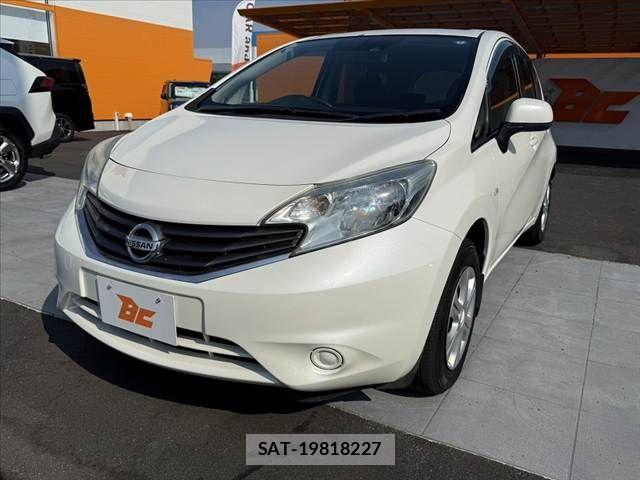 Nissan NOTE 2014-01 8414086-7